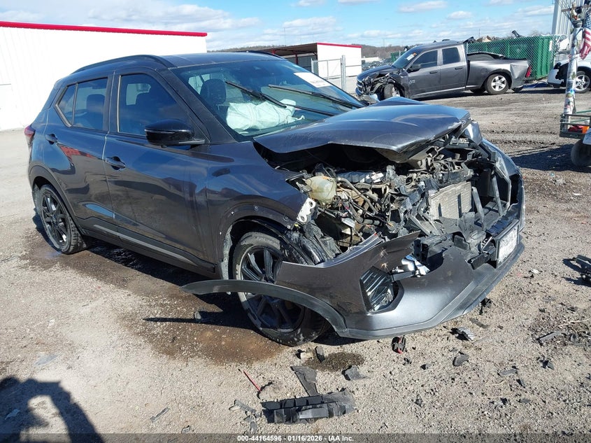 2023 Nissan Kicks Sr Xtronic Cvt