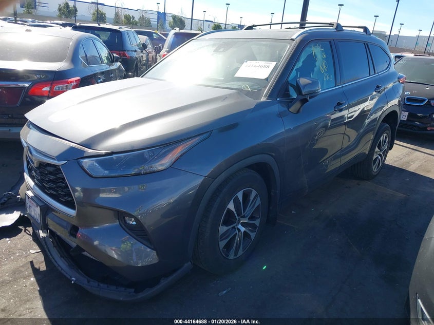 2022 Toyota Highlander Hybrid Xle