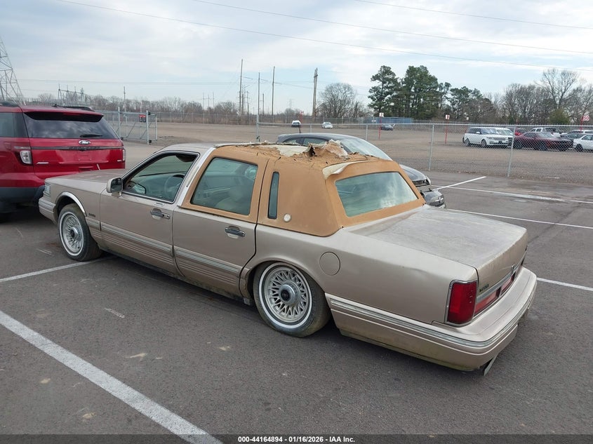 1997 Lincoln Town Car Executive