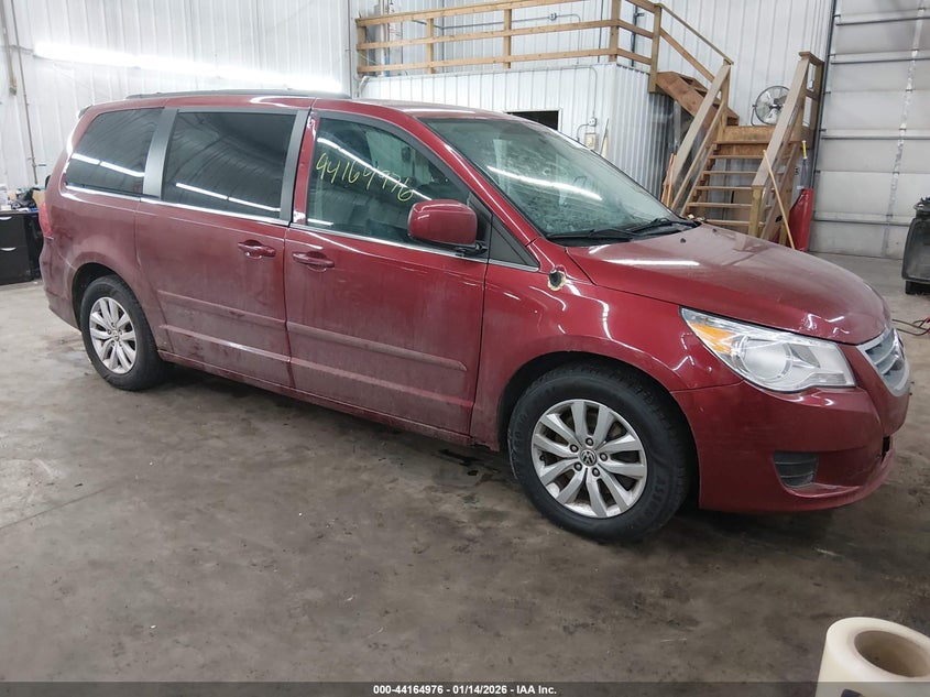 2C4RVABGXDR725268 VOLKSWAGEN ROUTAN Photo 1