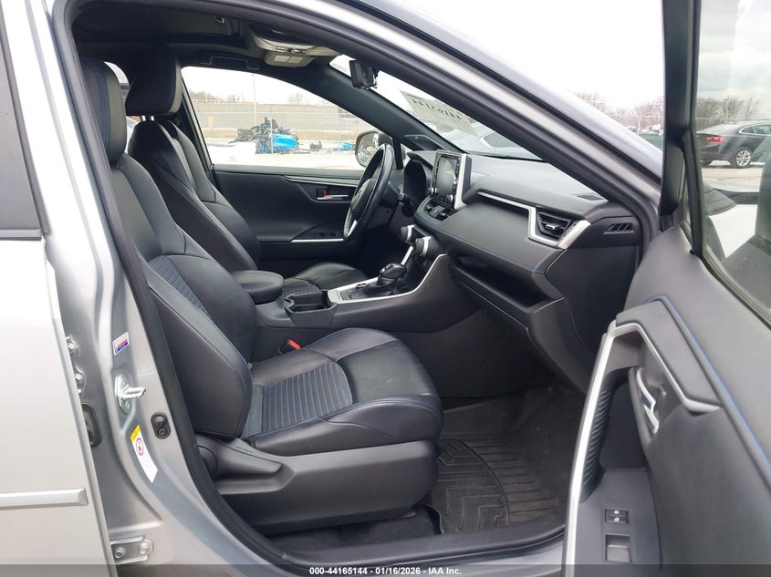 VIN JTMEWRFVXKJ004100 2019 TOYOTA RAV4 HYBRID XSE