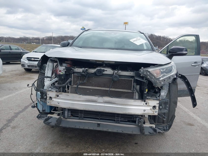 VIN JTMEWRFVXKJ004100 2019 TOYOTA RAV4 HYBRID XSE