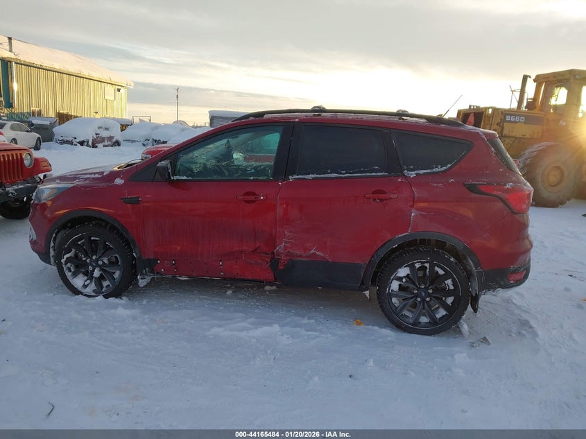 VIN 1FMCU9GD5KUC12267 2019 FORD ESCAPE SE