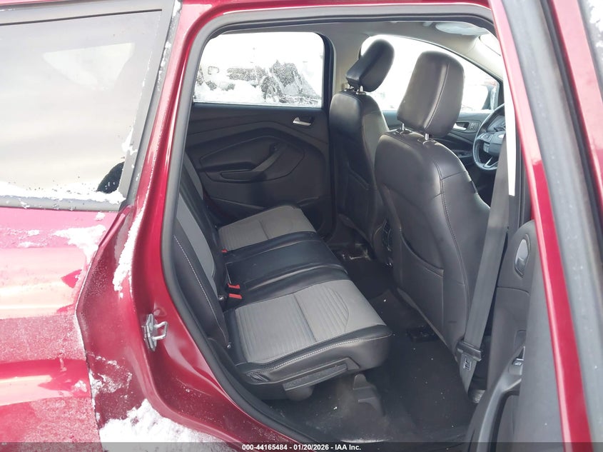 VIN 1FMCU9GD5KUC12267 2019 FORD ESCAPE SE