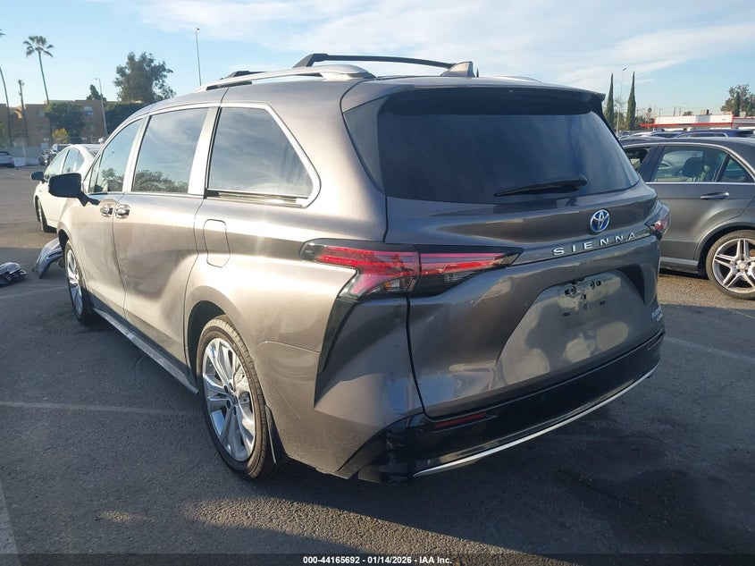 2024 Toyota Sienna Platinum