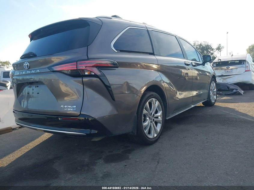 2024 Toyota Sienna Platinum