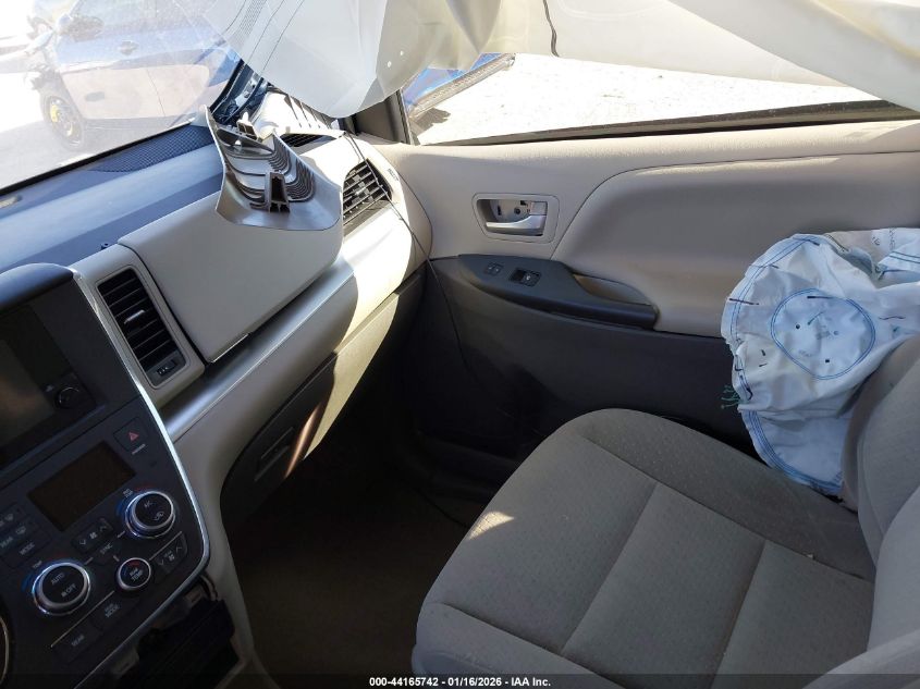 2015 Toyota Sienna Le 8 Passenger