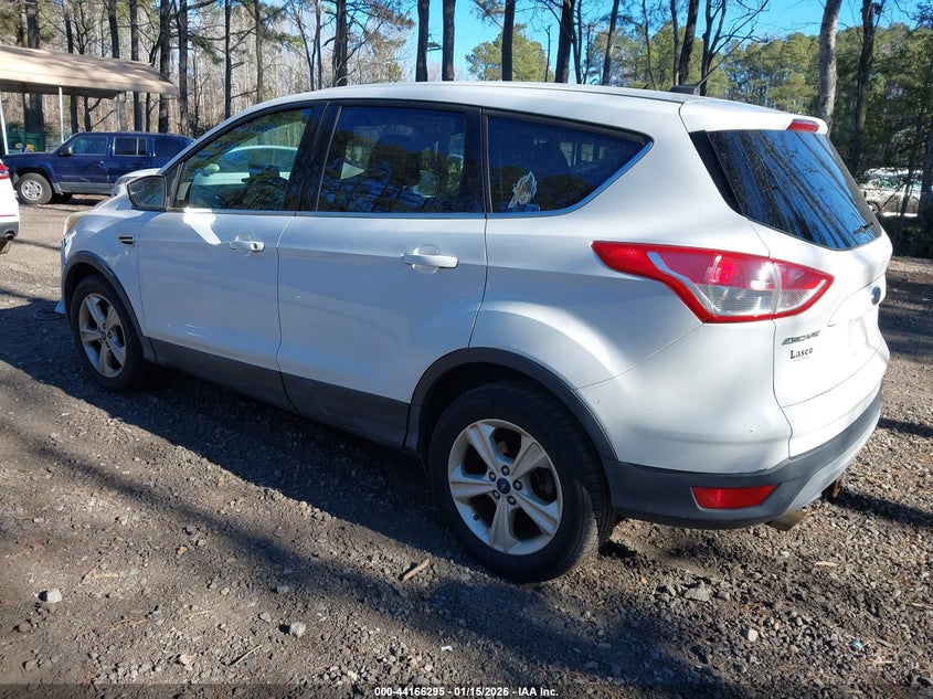 Vin: 1fmcu9g9xfua83301, lot: 44662254, ford escape se 20153