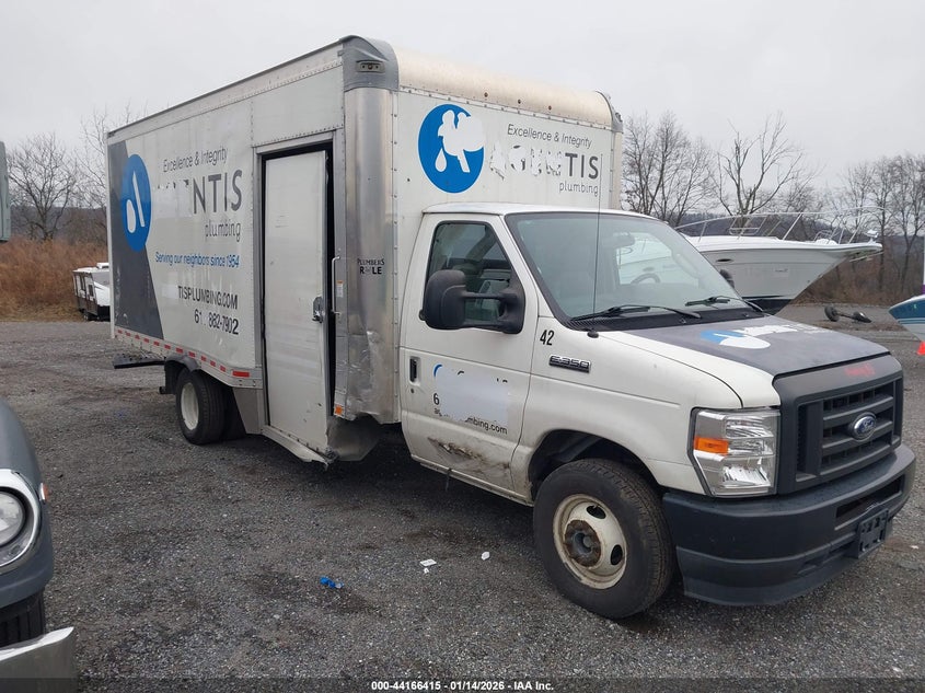 FORD E-350 CUTAWAY 2021. Lot# 44166415. VIN 1FDWE3FK2MDC32714. Photo 1