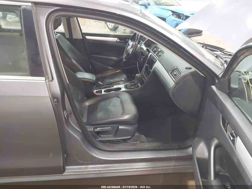 2013 Volkswagen Passat 2.5L Se