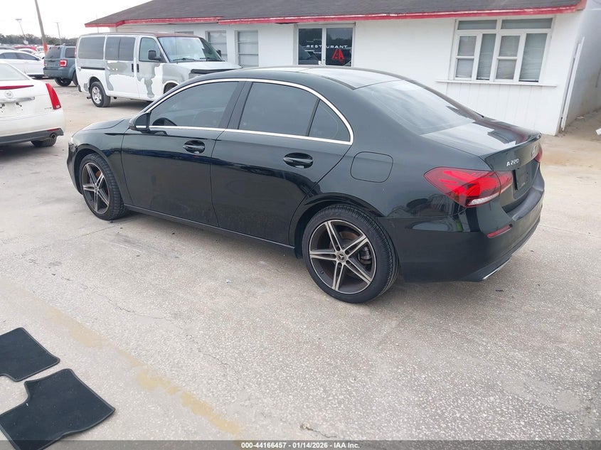 2019 Mercedes-Benz A 220