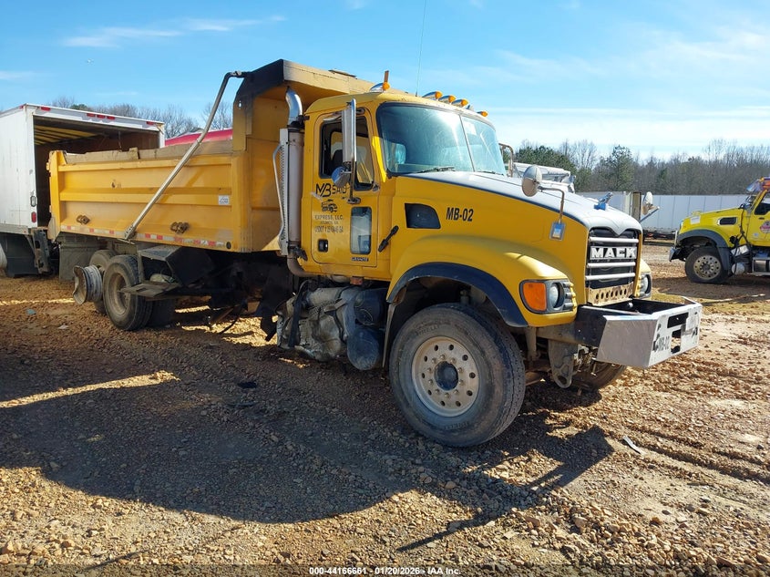 2005 Mack 700 Cv700