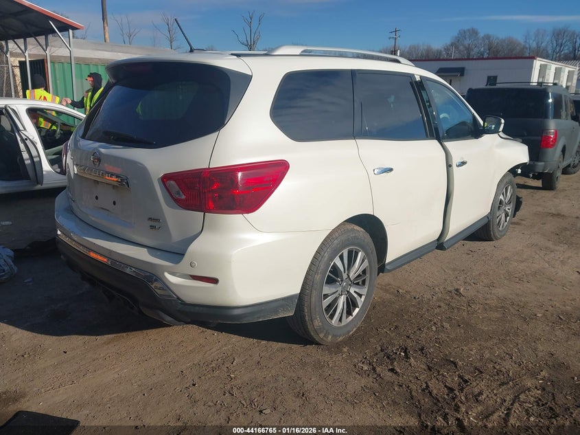 2018 Nissan Pathfinder Sv