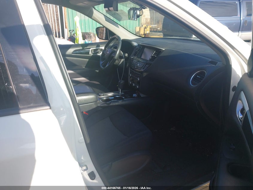 2018 Nissan Pathfinder Sv