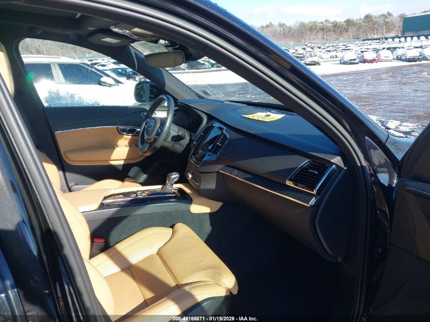 2022 Volvo Xc90 T6 Inscription 7 Passenger