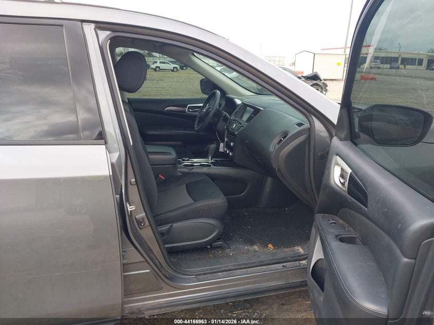 2018 Nissan Pathfinder S