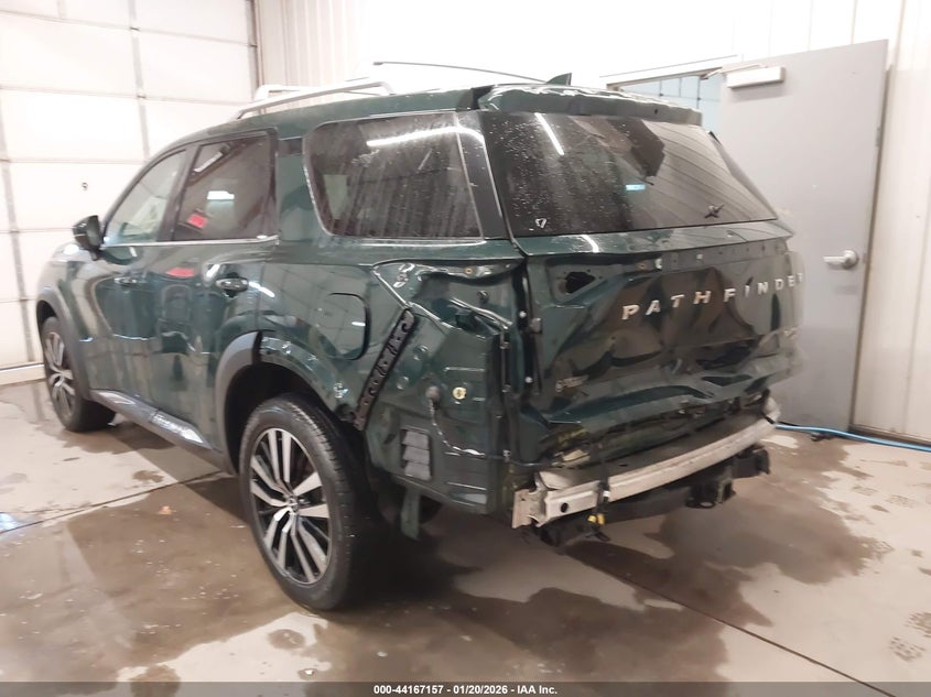 2023 Nissan Pathfinder Platinum 4Wd