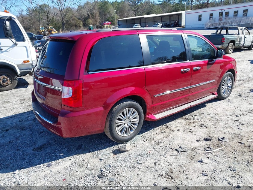2013 Chrysler Town & Country Touring-L