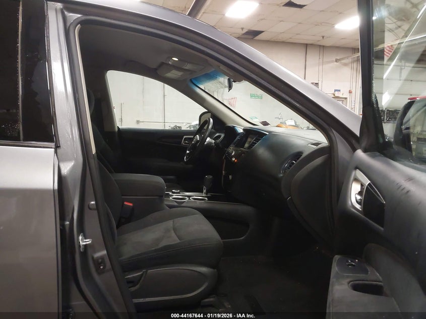 2016 Nissan Pathfinder S