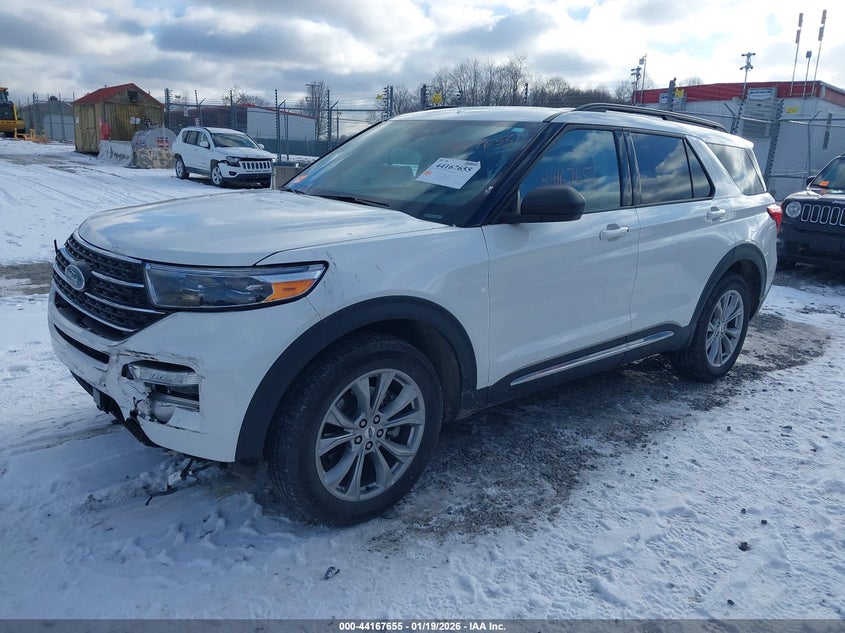 2023 Ford Explorer Xlt