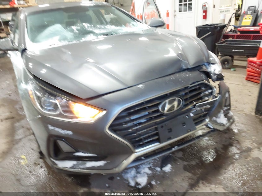 VIN 5NPE24AF7KH781857 2019 HYUNDAI SONATA SE