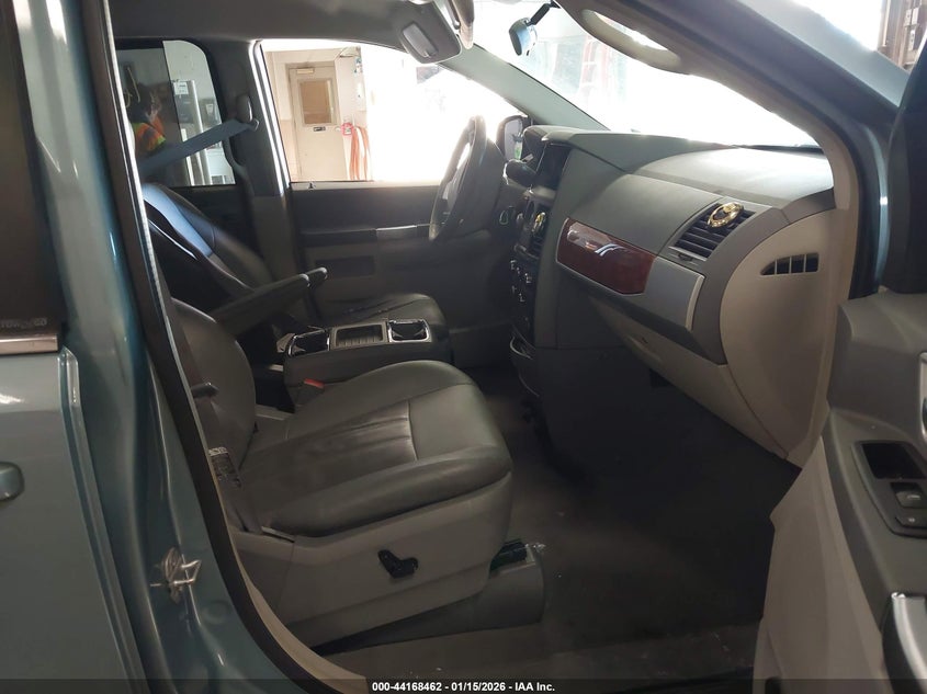 2008 Chrysler Town & Country Touring