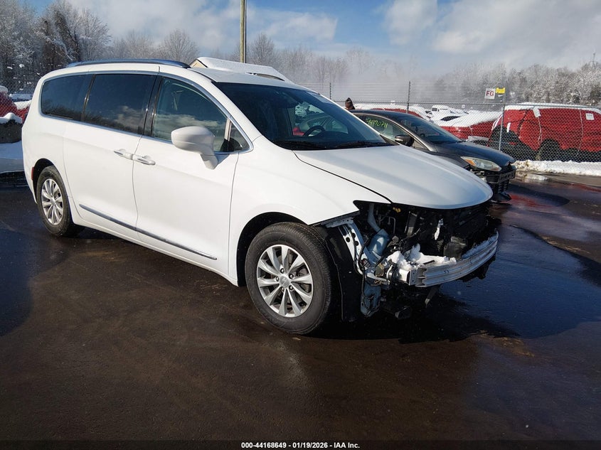 2019 Chrysler Pacifica Touring L