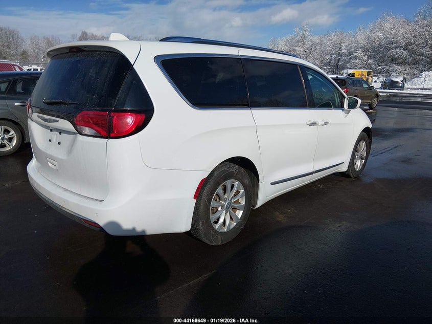 2019 Chrysler Pacifica Touring L