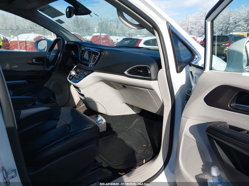 2019 Chrysler Pacifica Touring L