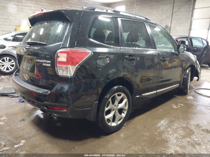Vin: jf2sjawc2hh809995, lot: 44664649, subaru forester 2.5i touring 20174