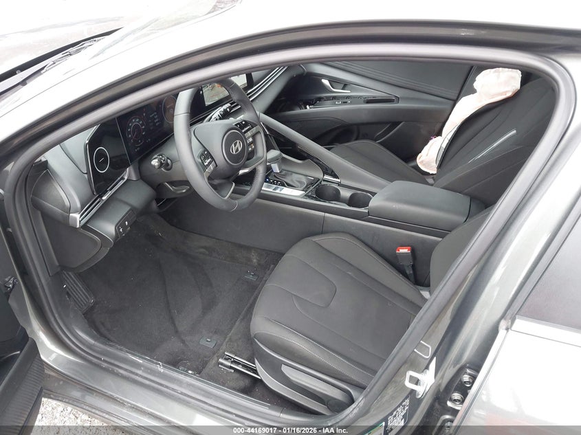 2025 Hyundai Elantra Sel Convenience