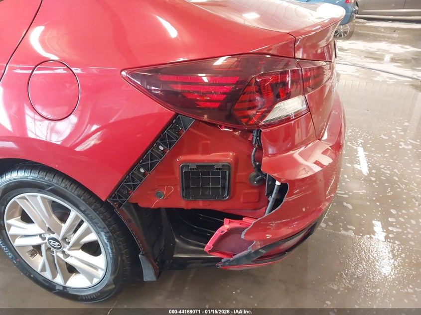 2019 Hyundai Elantra Sel VIN: 5NPD84LF1KH477477 Lot: 44169071