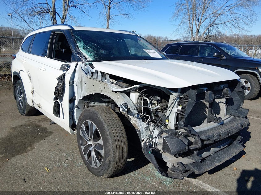 2021 Toyota Highlander Xle