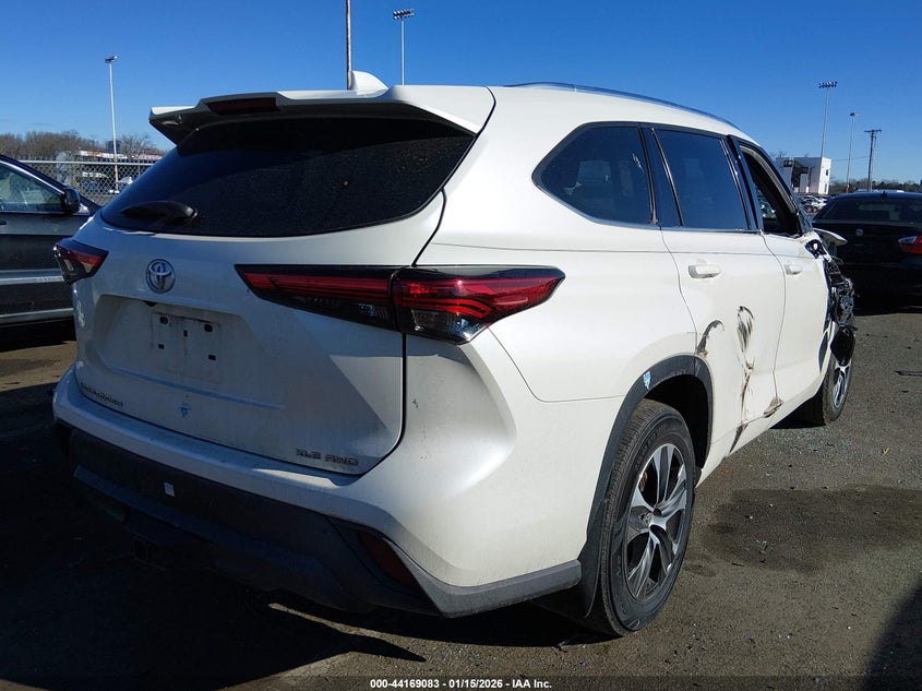 2021 Toyota Highlander Xle