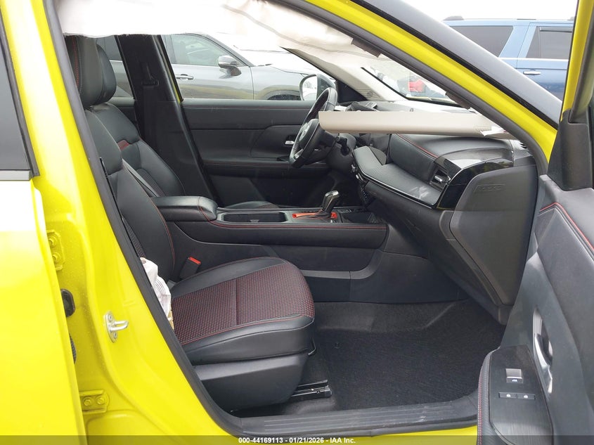 2025 Nissan Kicks Sr Fwd