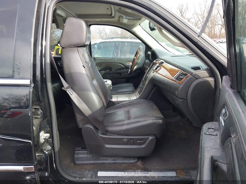 2013 Cadillac Escalade Platinum Edition