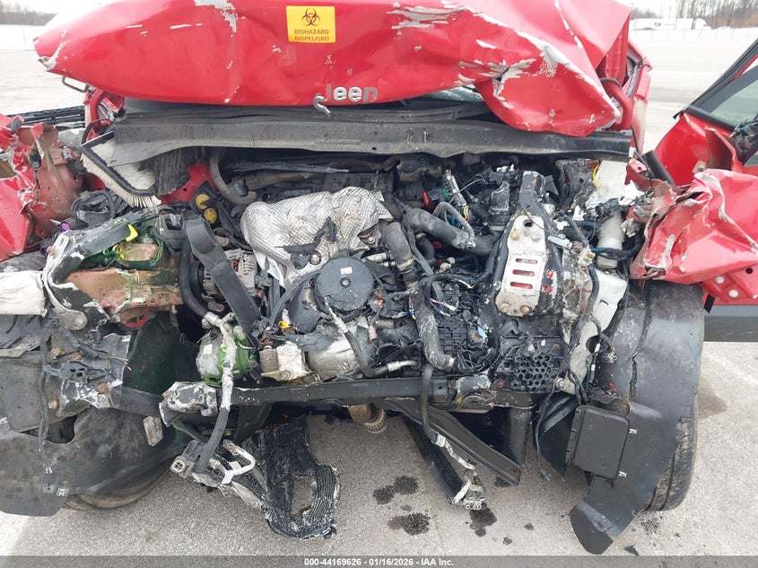 2015 Jeep Renegade Limited VIN: ZACCJBDT8FPB31948 Lot: 44169626