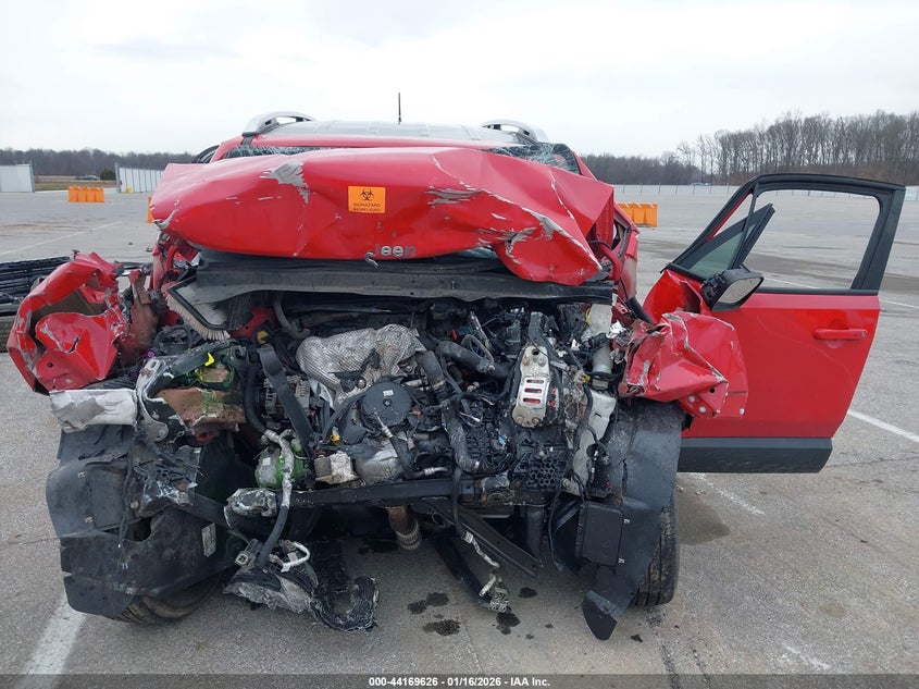 2015 Jeep Renegade Limited VIN: ZACCJBDT8FPB31948 Lot: 44169626