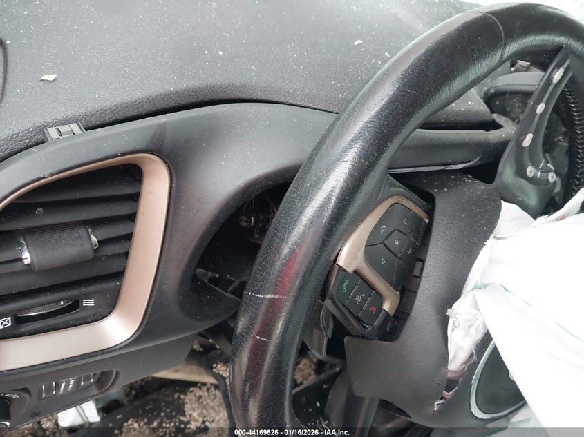 2015 Jeep Renegade Limited VIN: ZACCJBDT8FPB31948 Lot: 44169626