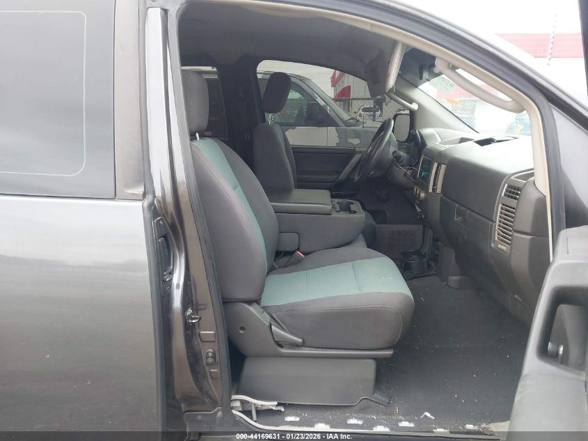 2004 Nissan Titan Xe