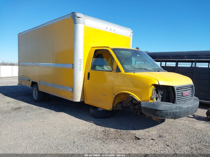 2021 GMC Savana Cutaway Work Van