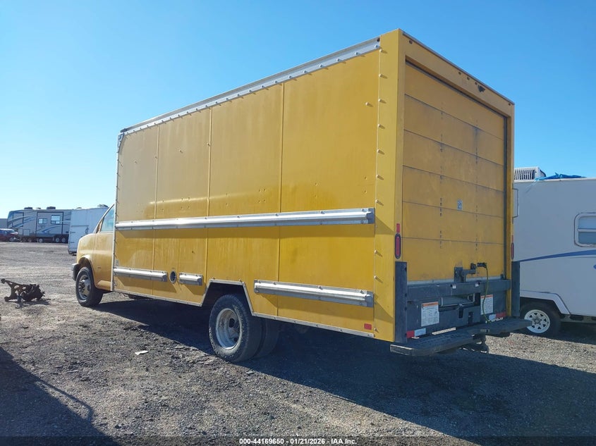 2021 GMC Savana Cutaway Work Van