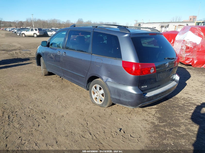2006 TOYOTA SIENNA auction photo 3