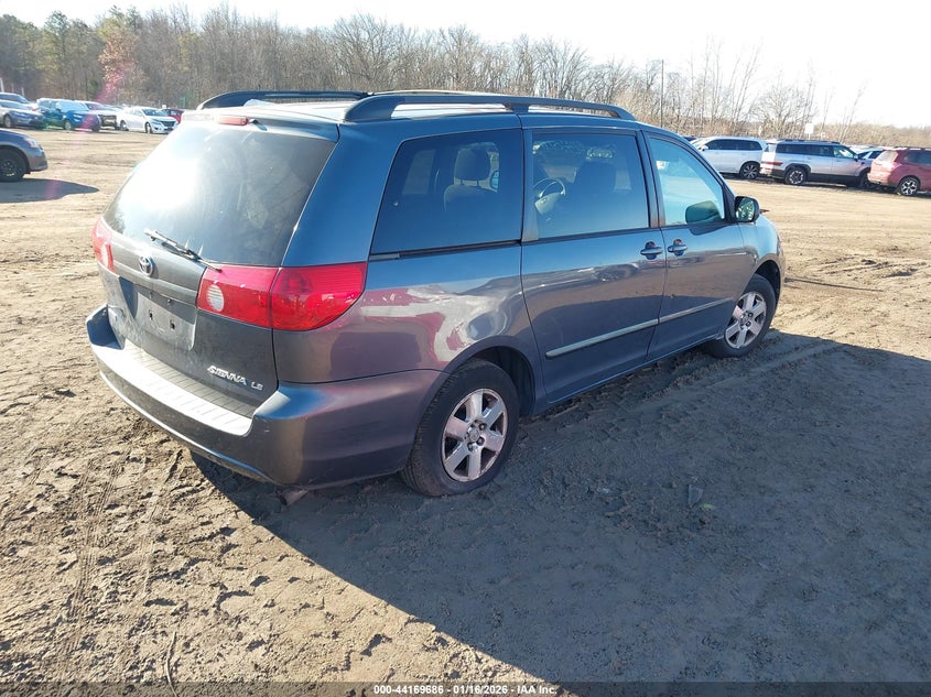 2006 TOYOTA SIENNA auction photo 4