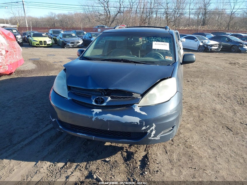 2006 TOYOTA SIENNA auction photo 6