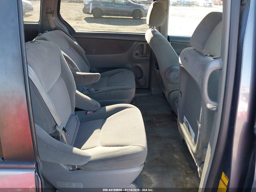 2006 TOYOTA SIENNA auction photo 8