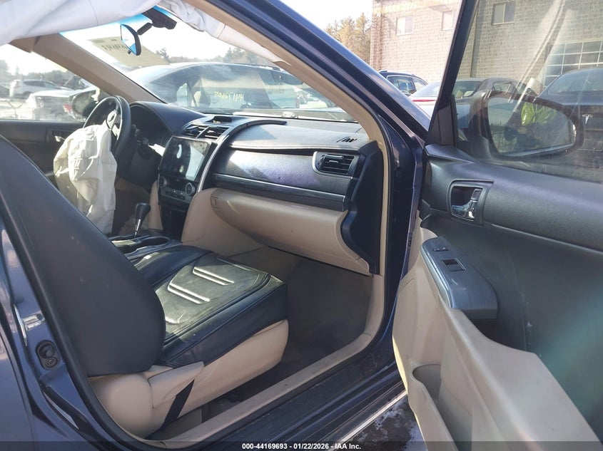 2014 Toyota Camry Hybrid Le