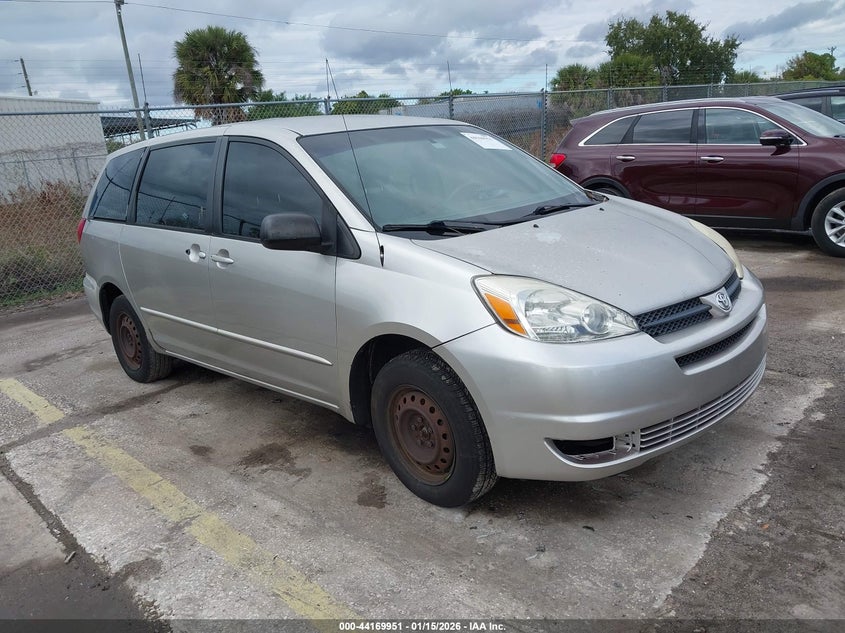 TOYOTA SIENNA 2004. Lot# 44169951. VIN 5TDZA23C14S002588. Photo 1