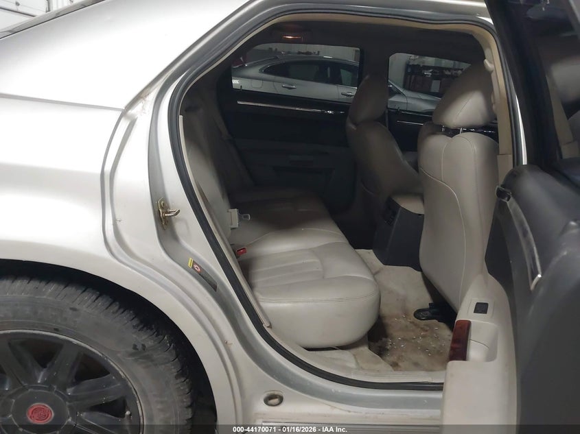 2005 Chrysler 300C VIN: 2C3AA63H35H132490 Lot: 44170071
