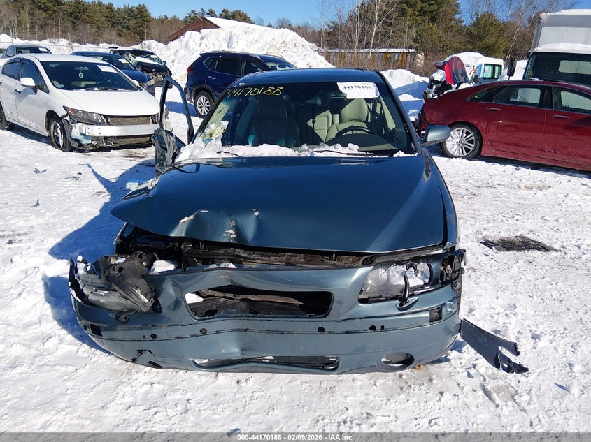 2004 Volvo S60 2.5T Awd VIN: YV1RH59H042391919 Lot: 44170188